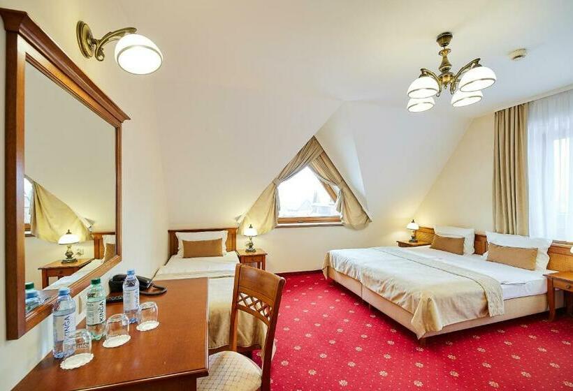 Quarto Triplo Estandar, Burkaty