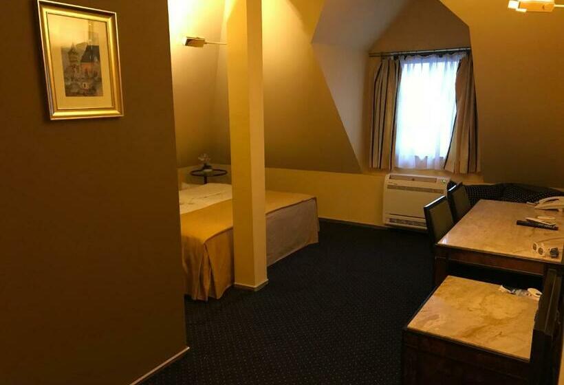 Номер Стандарт, Podzamcze