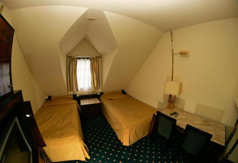 Номер Стандарт, Podzamcze