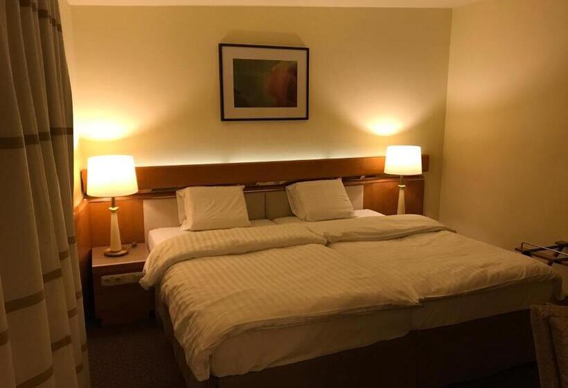 Бунгало Стандарт, Podzamcze