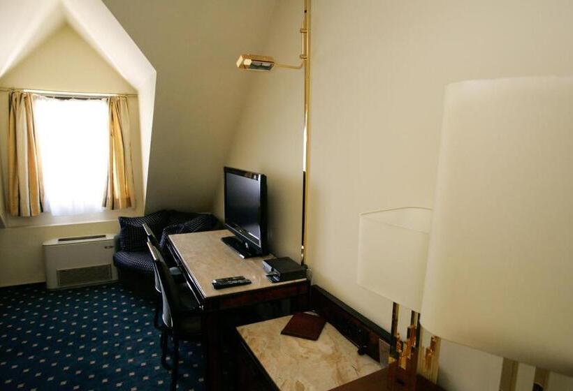 Номер Стандарт, Podzamcze