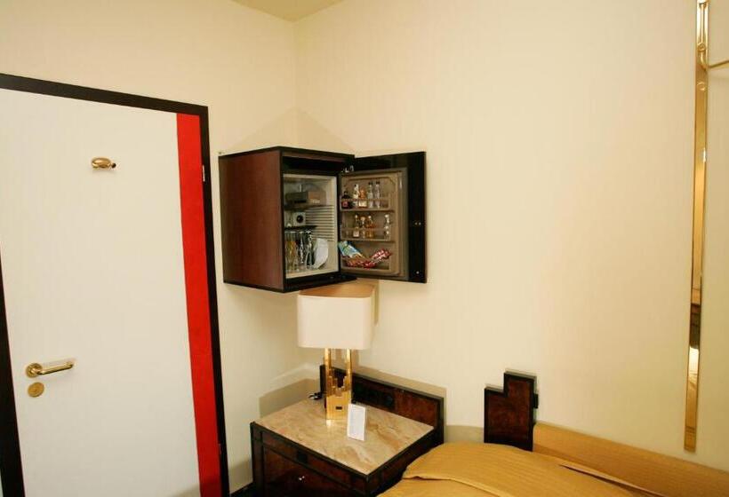 Номер Стандарт, Podzamcze