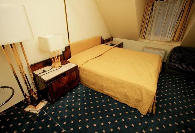 Номер Стандарт, Podzamcze