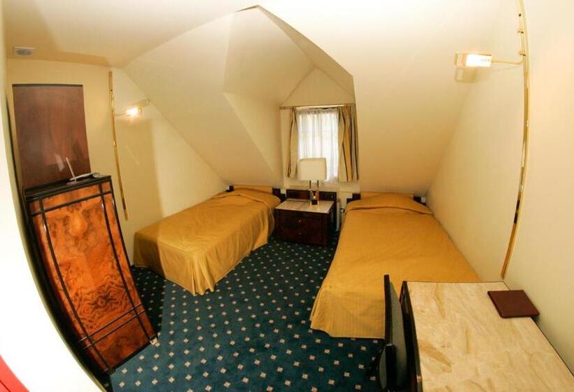 Номер Стандарт, Podzamcze