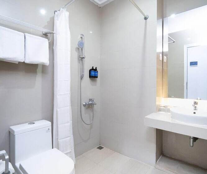 Номер Deluxe, Noola Hotel Cilacap