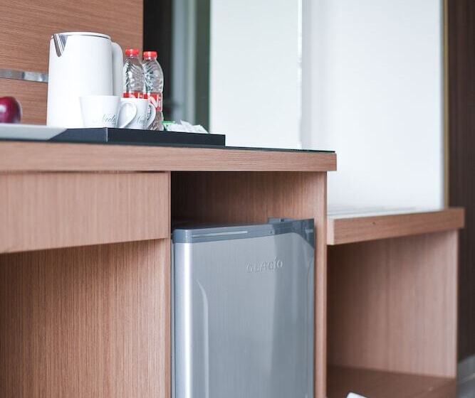 Номер Deluxe, Noola Hotel Cilacap