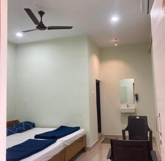 اتاق خانوادگی با چشم‌انداز دریا, Oceanic Stay And Restaurant Gokarna