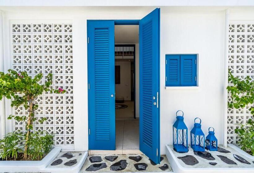 Quarto Estandar, The Blue Loft Canggu   Free Scooter Use