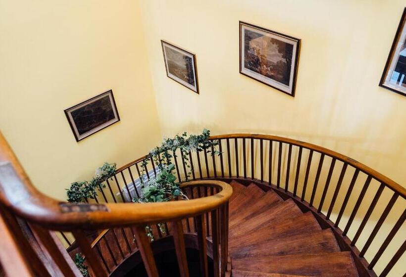 Номер Стандарт Вид на Сад, Château De Beez