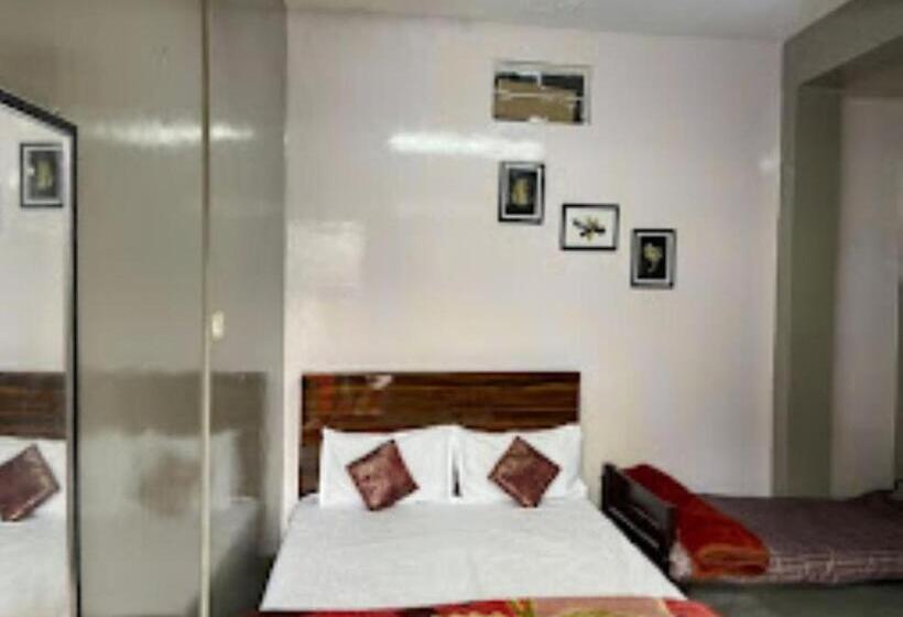 Номер Стандарт, Winnie S Lodge , Shillong