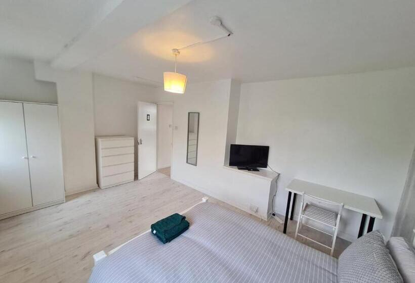 Номер Стандарт, London E2 Rooms