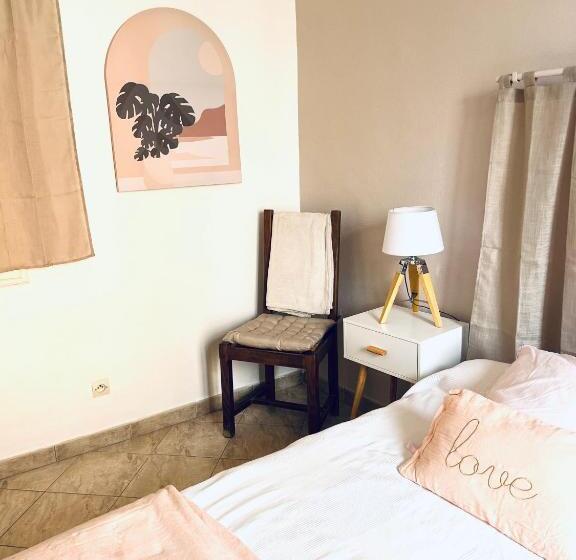Standard room with outdoor bath, Chambre Indépendante à Lezignan La Cèbe