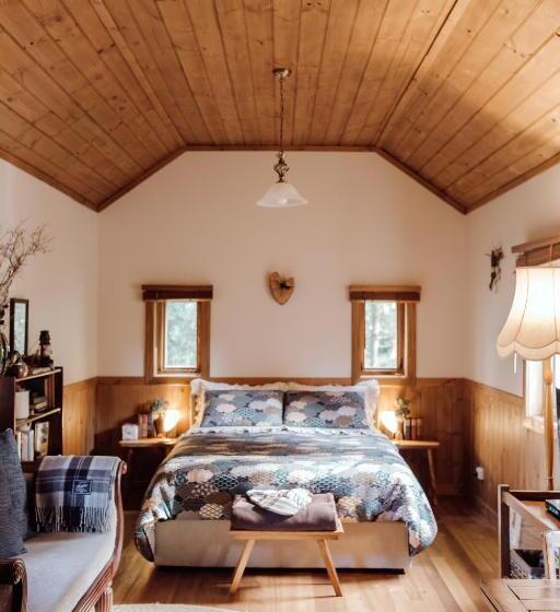 디럭스 룸, Hideaway Farmlet Romantic Cottage With Miniature Goats