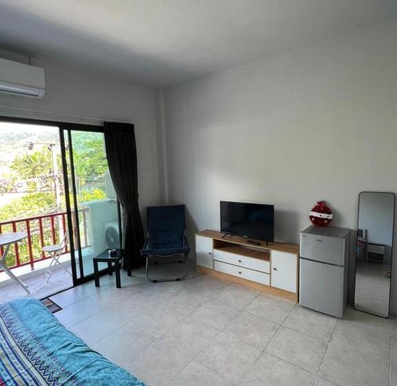 バルコニー付きスタンダードルーム, Petunya Phuket Guest House