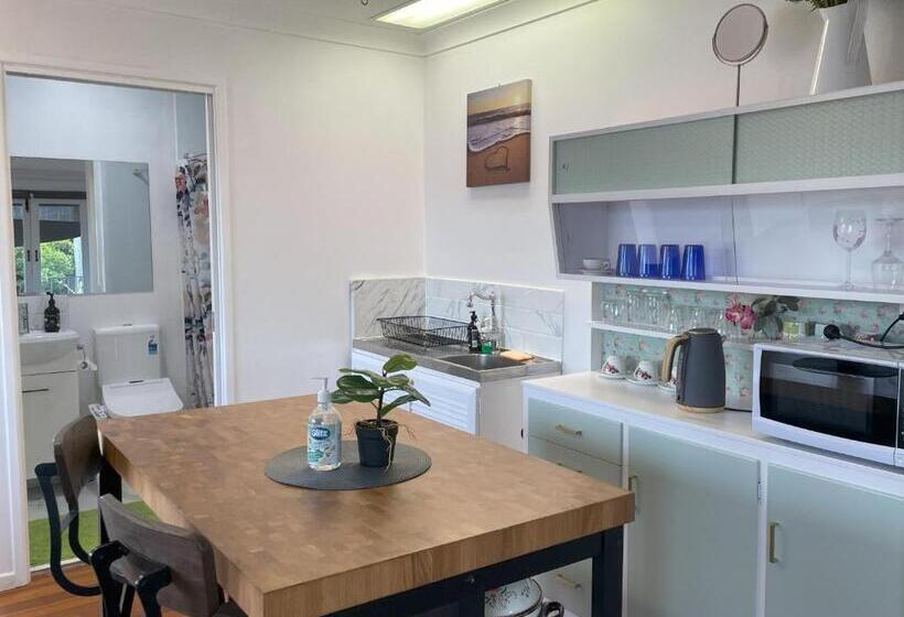 חדר סטנדרט עם מרפסת, Zen Escape Guest House  Romantic Escape, Cozy Delight, Oasis Suite