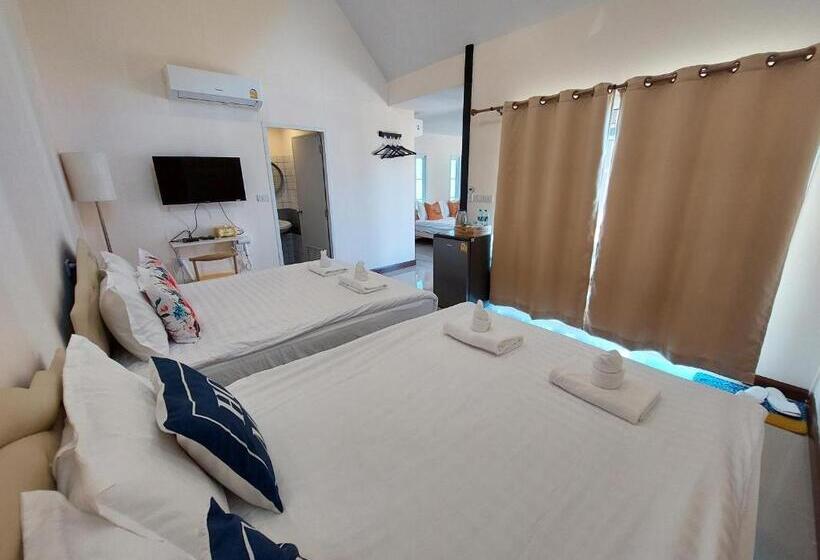 اتاق خانوادگی, Raintrary House เรนทารี่เฮ้าส์ นครพนม