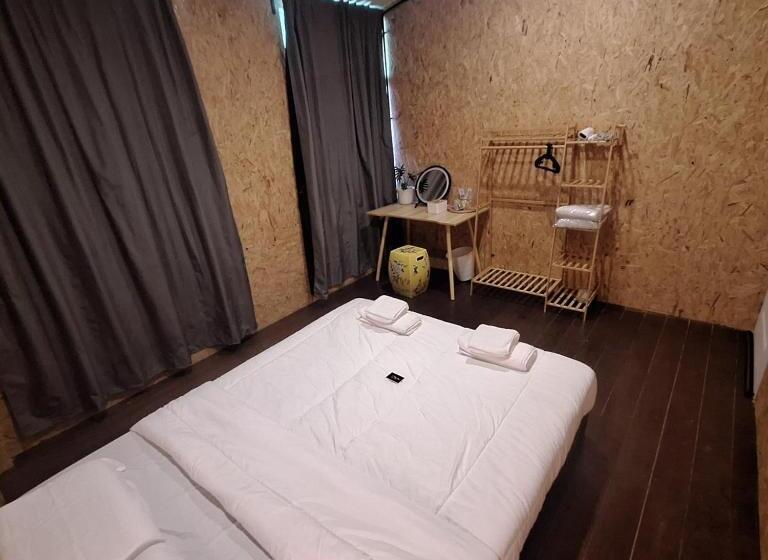Номер Стандарт Совместная Ванная, Sunzi Boutique Hostel : ซันซิ บูทีค โฮสเทล