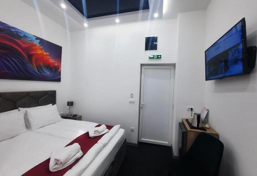 سوئیت با بالکن, Authentic Belgrade Centre   Luxury Suites