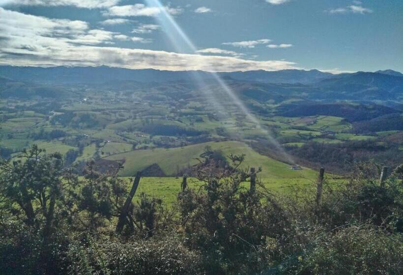 Номер Стандарт, Gites Mendiburia