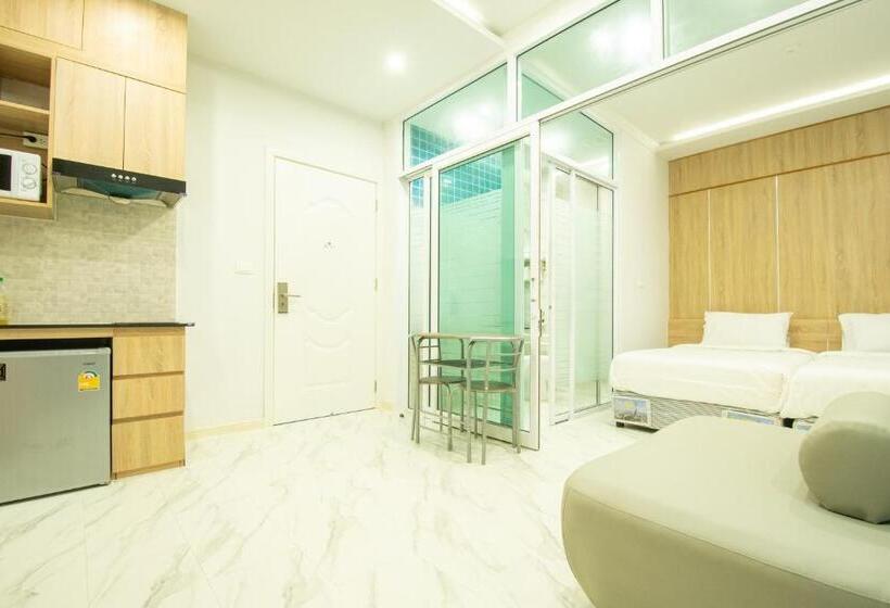 اتاق استاندارد با بالکن, D Eco Hotel Health Center Pattaya