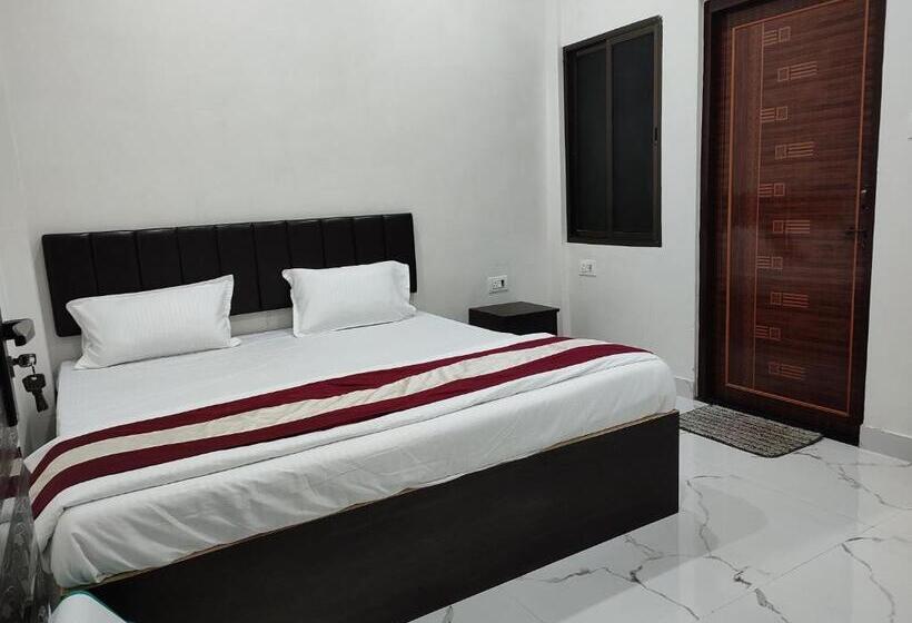 デラックスルーム, Mahadev Inn