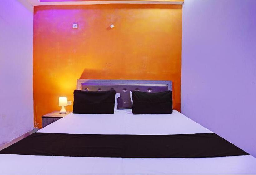 اتاق کلاسیک سه تخته, Oyo Flagship New Rajpoot Hotel Banquet