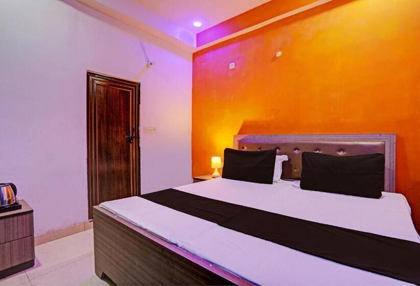 اتاق کلاسیک سه تخته, Oyo Flagship New Rajpoot Hotel Banquet