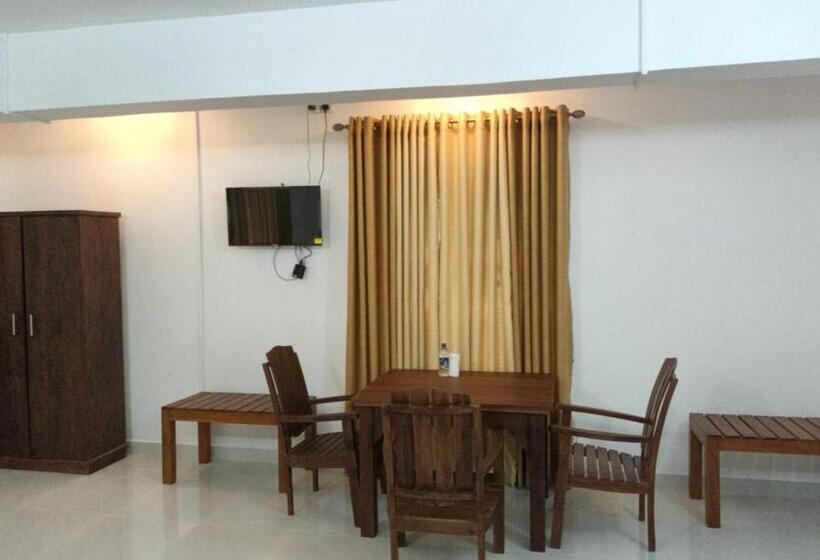 اتاق استاندارد سه تخته با بالکن, Spice Village Hotel & Restaurant