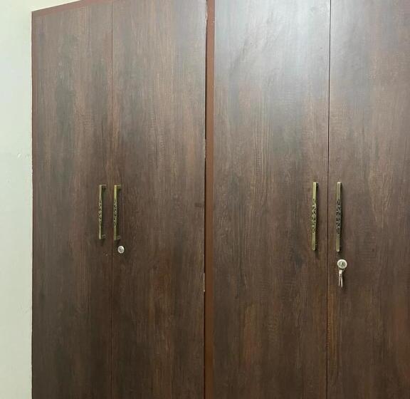 Кровать в Общей Комнате, The Circle Era   An Aesthetic Hostel By Shivaneel Hospitality