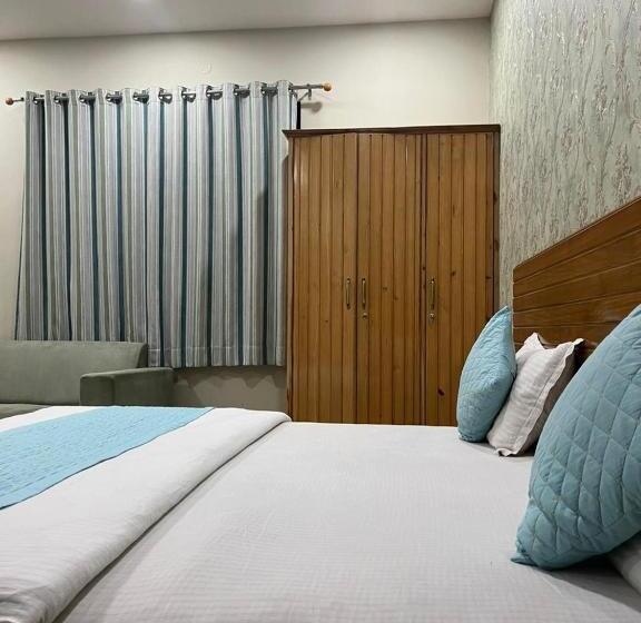 Номер Стандарт, The Circle Era   An Aesthetic Hostel By Shivaneel Hospitality