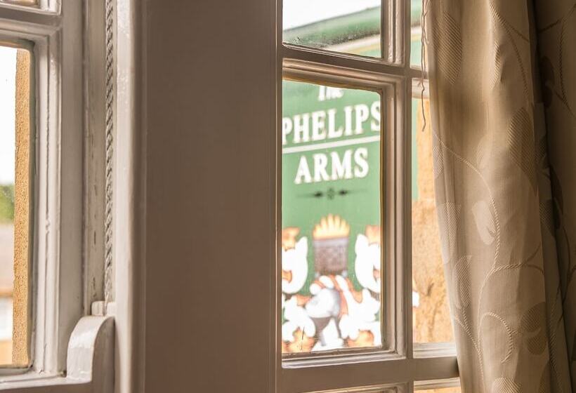 Номер Deluxe, Phelips Arms