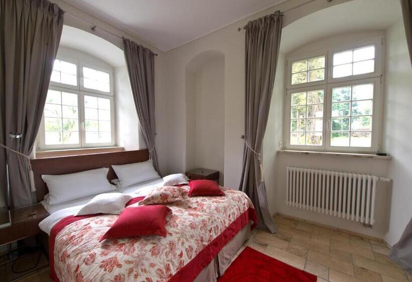 Полулюкс, Pałac Pakoszów Schlosshotel Wernersdorf