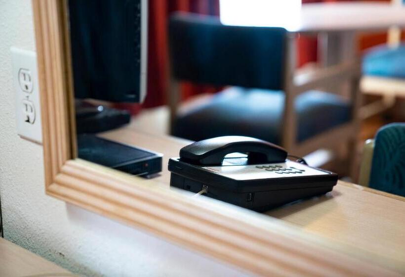 Стандартный Номер Кровать Кинг, Oyo Hotel Hermiston Or, Downtown