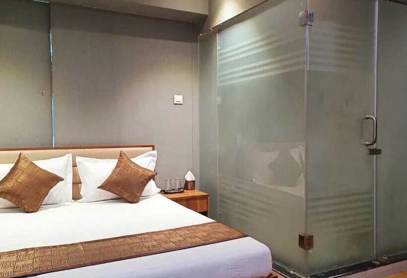 Номер Deluxe, Global