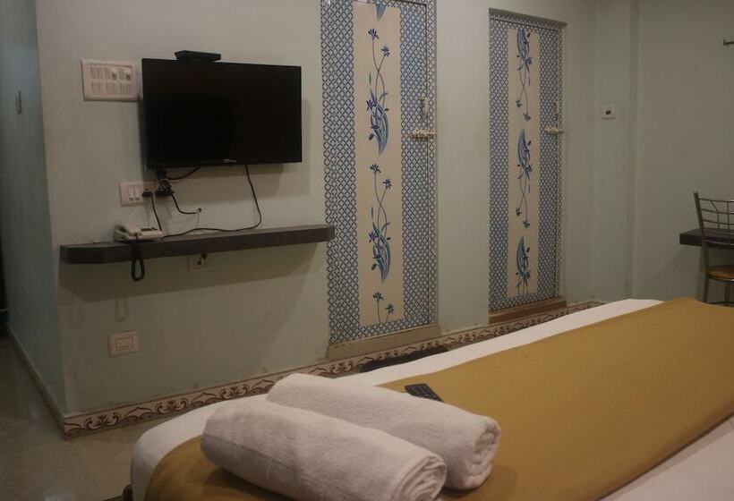 Номер Стандарт, Sikara, Kumbakonam