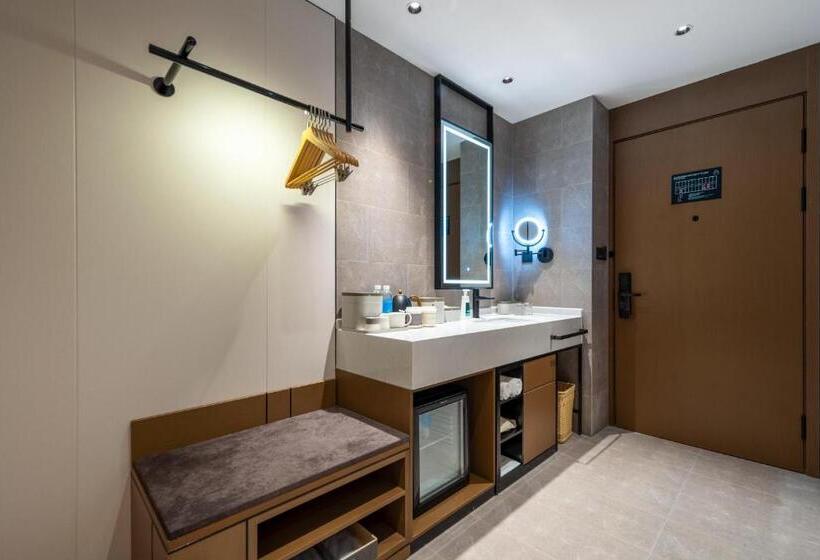 Номер Superior, Atour Hotel Zhoushan Putuo Banshengdong Wharf