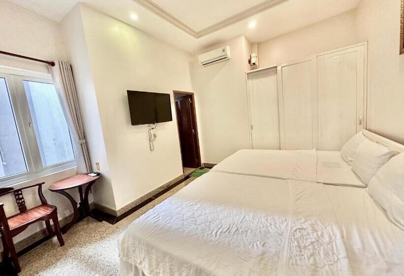 اتاق لوکس چهار تخته, Dugong Hotel Phu Quoc
