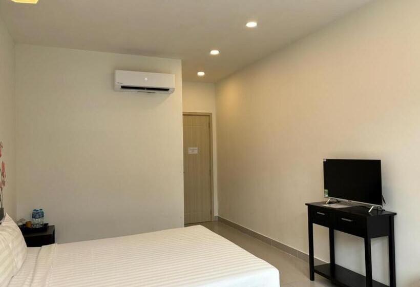 اتاق استاندارد چهارنفره با بالکن, Lucky Sea View Grand World Phu Quoc