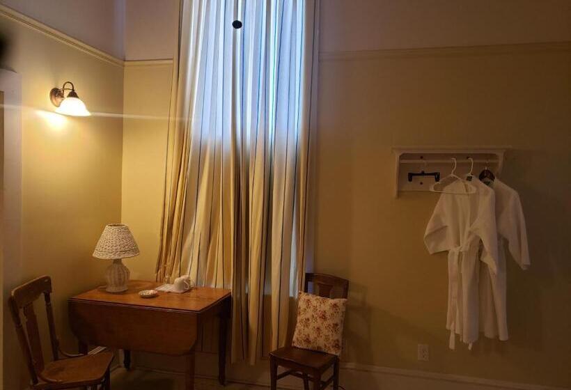자쿠지 스위트, The Eagle S Nest Inn