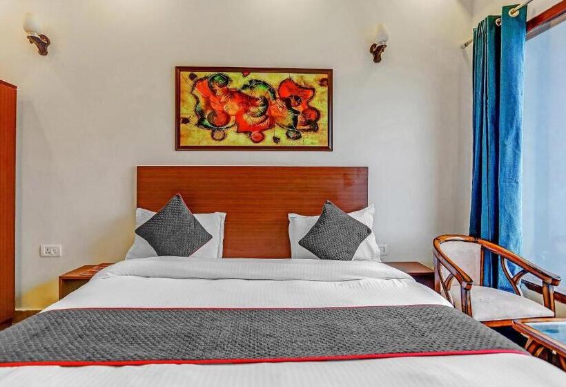 Трехместный Номер Классика, Oyo Hotel Hind