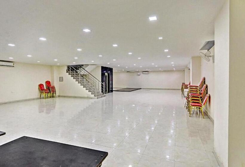 Трехместный Номер Классика, Oyo Hotel Hind