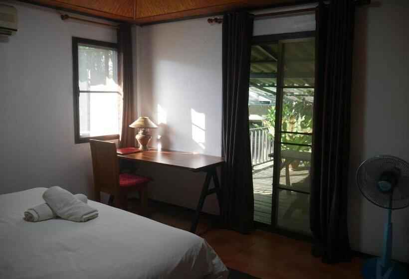 اتاق استاندارد با بالکن, Big Elk Steak House   Homestay