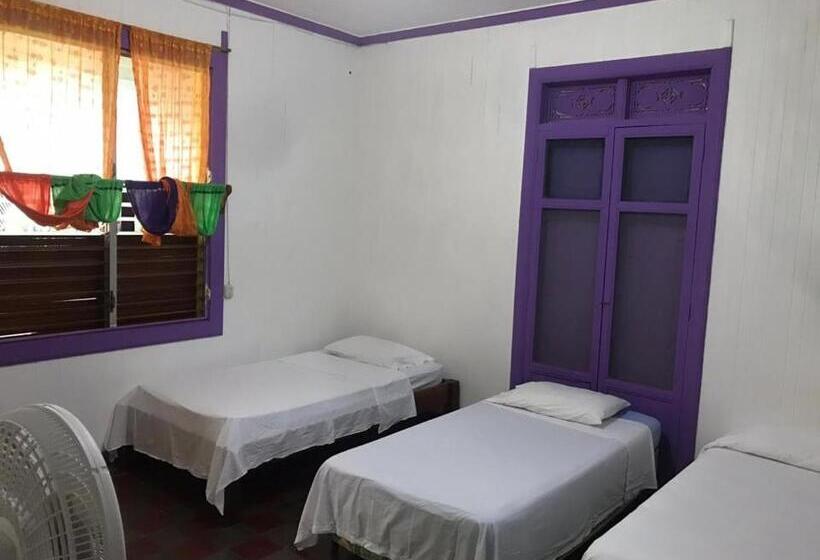 اتاق استاندارد چهار تخته, Casa Romano Hostel