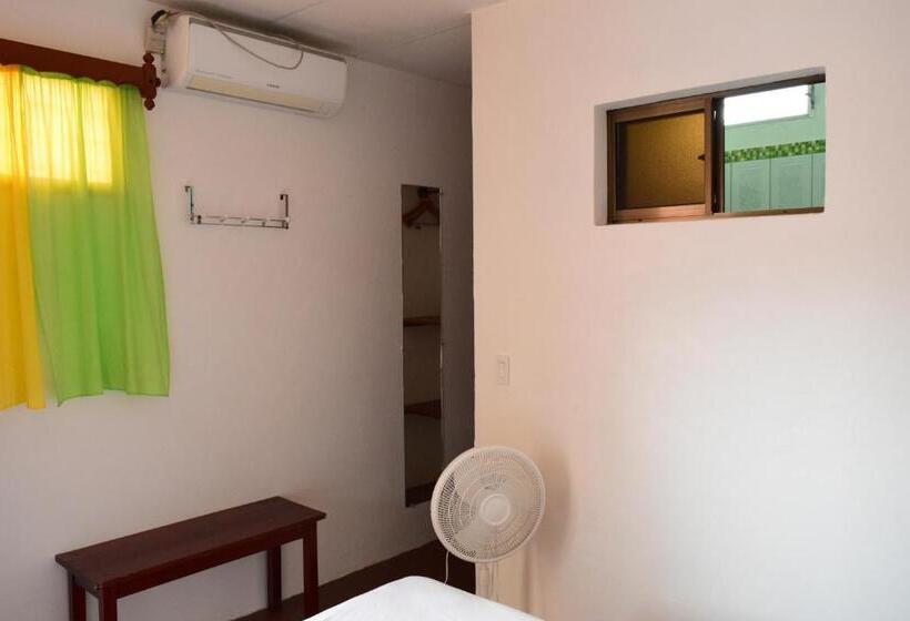 اتاق استاندارد با بالکن, Casa Romano Hostel