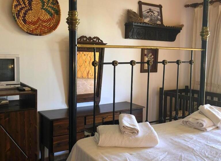 标准间, Nitovikla Hotel & Cave Restaurant & Pool An Authentic Local Experience !
