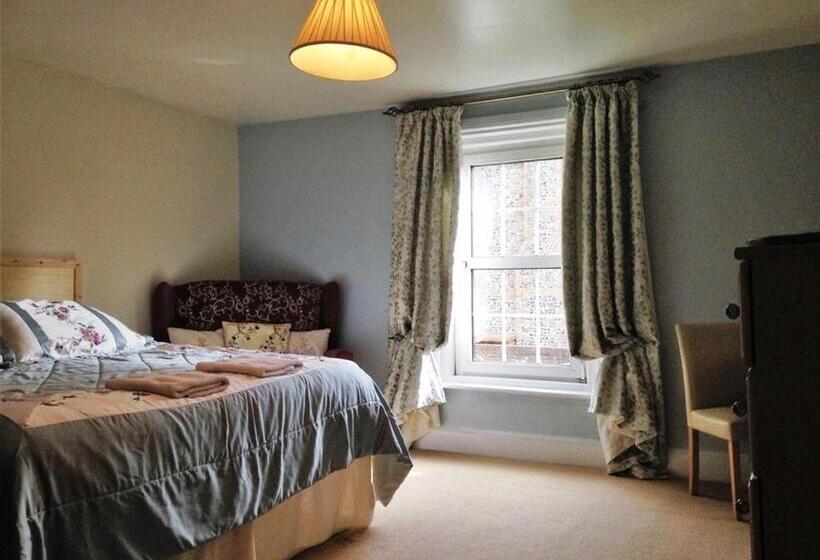 Номер Стандарт, Hillarnias Tearoom And B&b