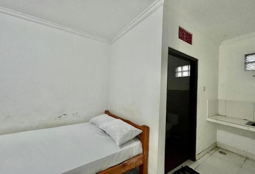 Номер Deluxe, Oyo Life 93504 Kost Krisna