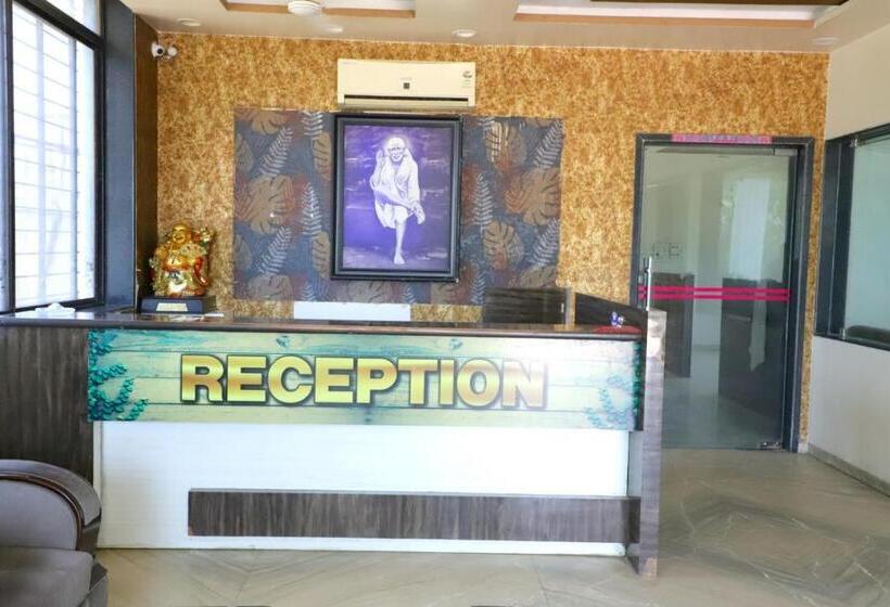 Номер Deluxe, S P Inn