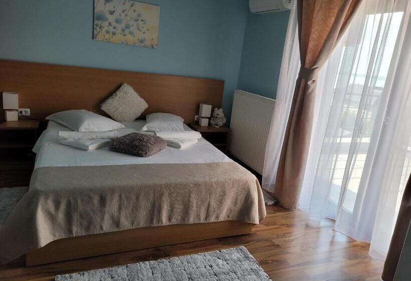 Номер Стандарт, Kys House