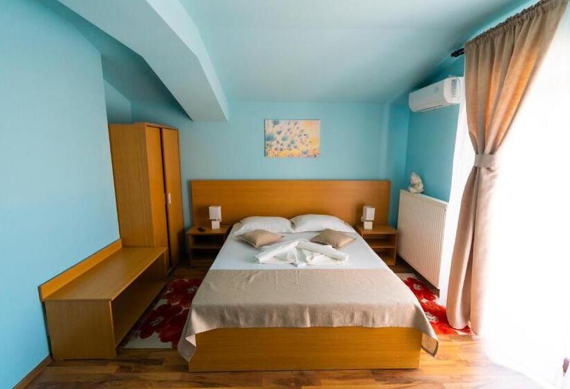 Номер Стандарт, Kys House